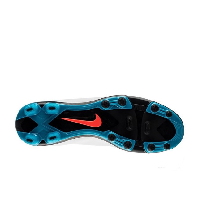SEPATU FOOTBALL NIKE Hypervenom Phade FG