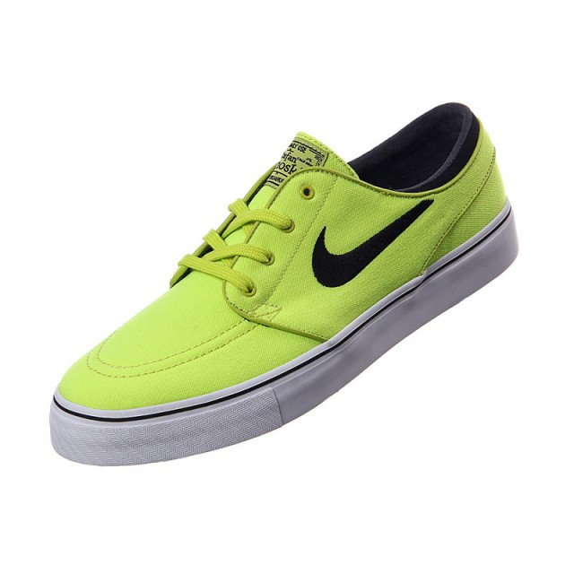 SEPATU SNEAKERS NIKE Zoom Stefan Janoski Canvas