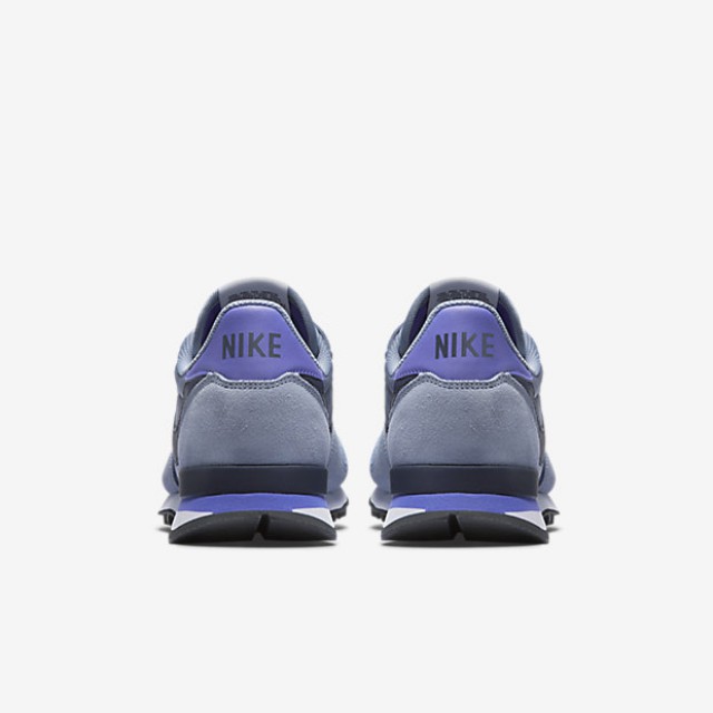 SEPATU SNEAKERS NIKE Internationalist