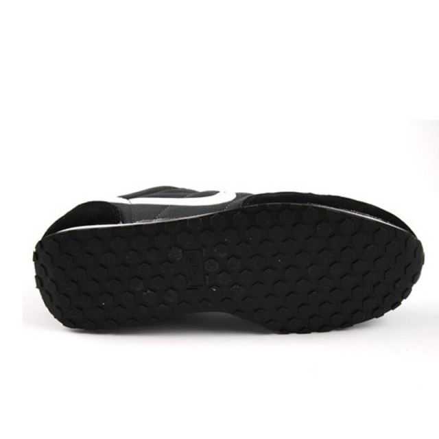 SEPATU SNEAKERS NIKE Genicco