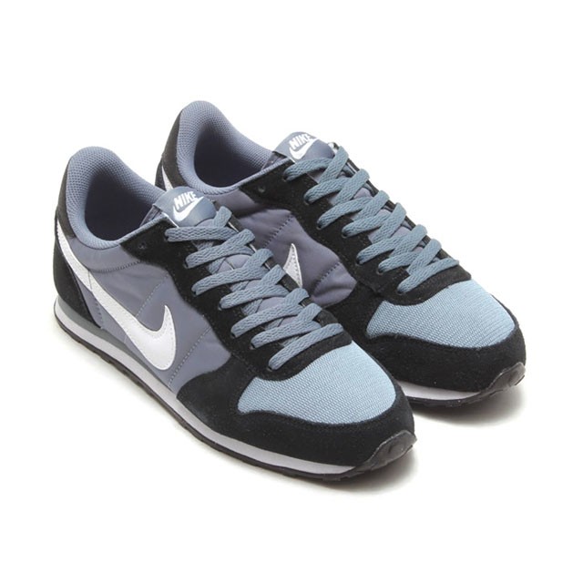 SEPATU SNEAKERS NIKE Genicco