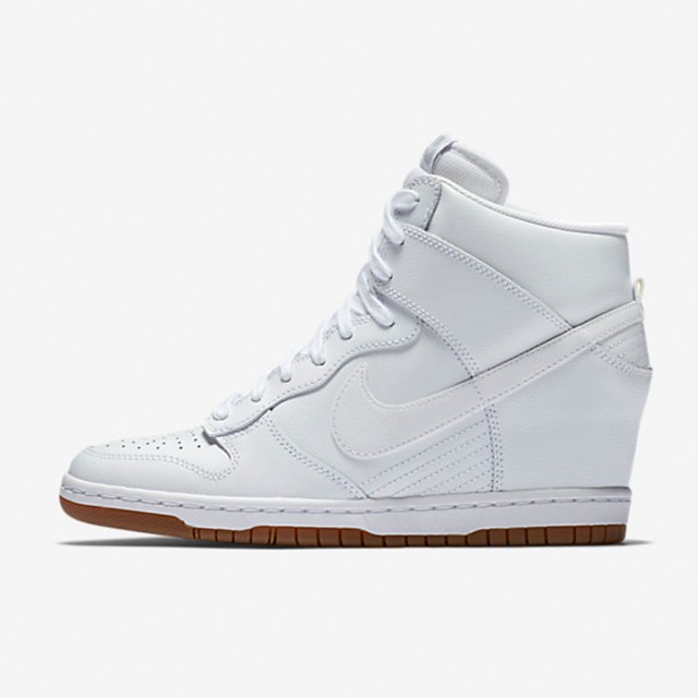 SEPATU SNEAKERS NIKE WMNS Dunk Sky Hi Essential