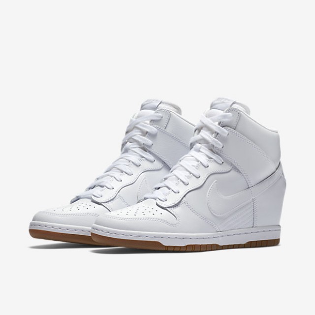 SEPATU SNEAKERS NIKE WMNS Dunk Sky Hi Essential