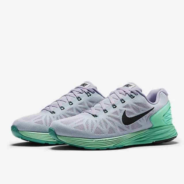 SEPATU LARI NIKE Wmns Lunarglide 6