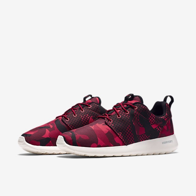 SEPATU SNEAKERS NIKE Roshe One Print
