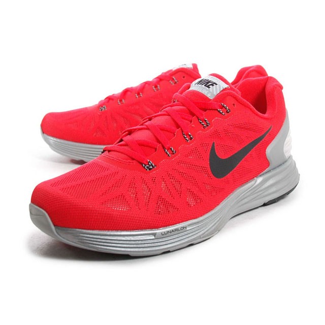 SEPATU LARI NIKE Lunarglide 6