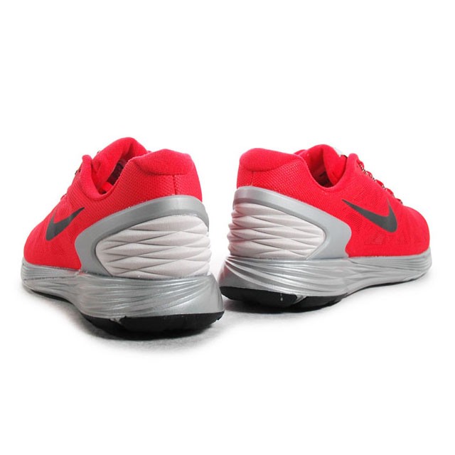 SEPATU LARI NIKE Lunarglide 6