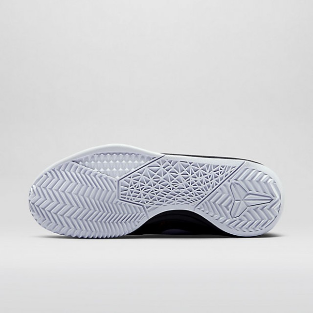 SEPATU BASKET NIKE Kobe Mentality