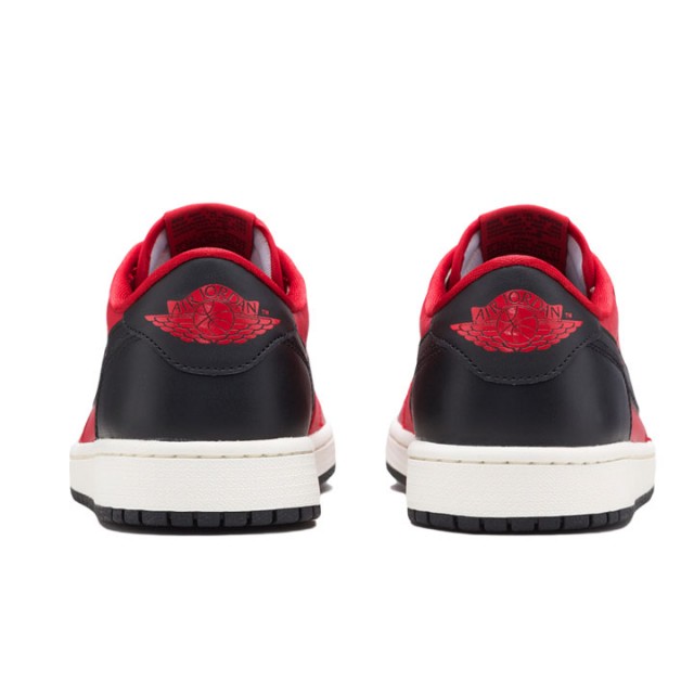 SEPATU BASKET AIR JORDAN AJ 1 Retro Low OG