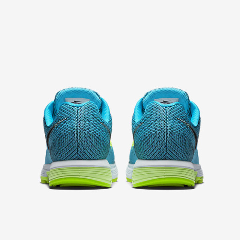SEPATU LARI NIKE Air Zoom Vomero 10