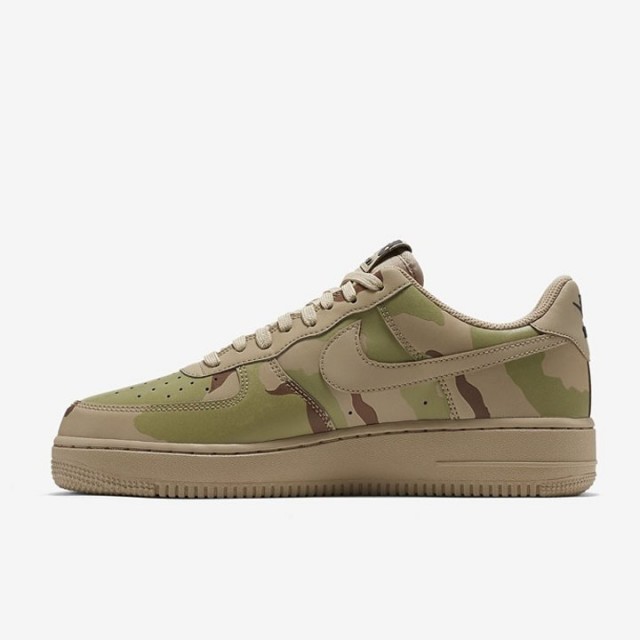 SEPATU SNEAKERS NIKE Air Force 1 '07 LV8