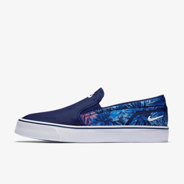 SEPATU SNEAKERS NIKE WMNS Toki Slip Print