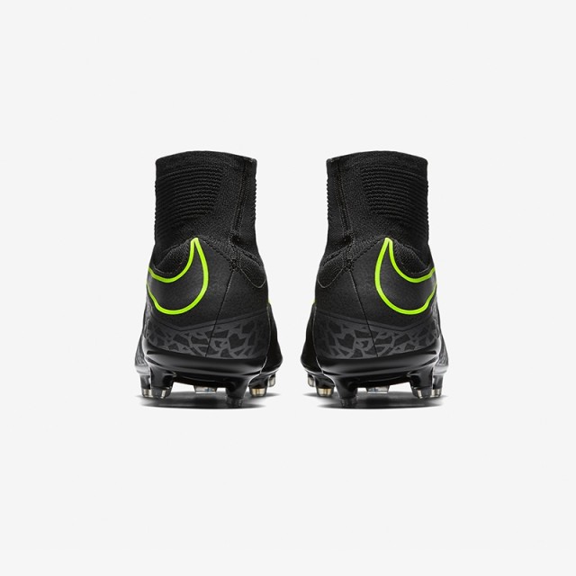 SEPATU FOOTBALL NIKE Hypervenom Phatal II DF FG