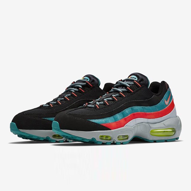 SEPATU SNEAKERS NIKE Air Max 95 Essential