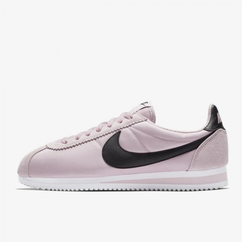 SEPATU SNEAKERS NIKE Wmns Classic Cortez Nylon