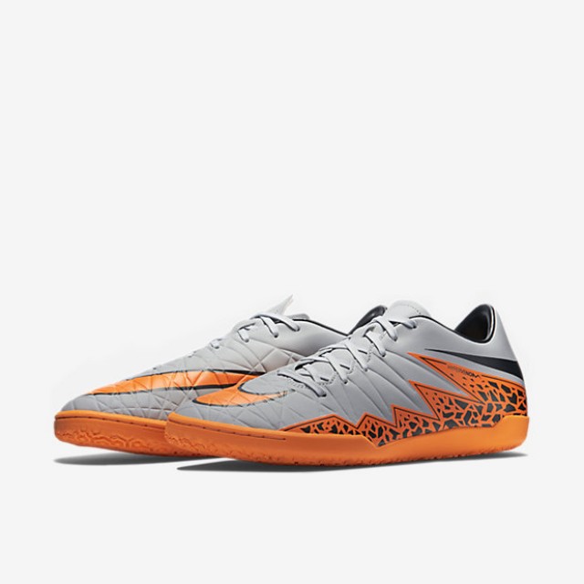 SEPATU FOOTBALL NIKE Hypervenom Phelon II IC