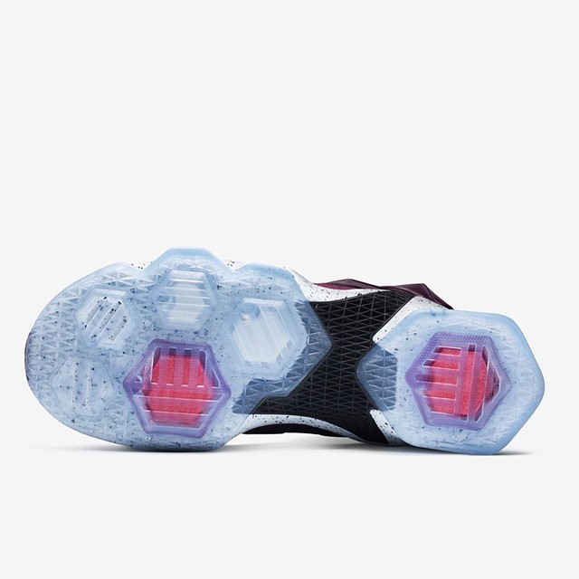 SEPATU BASKET NIKE Lebron 13 
