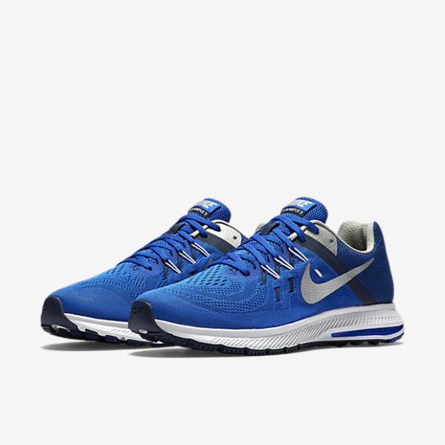 SEPATU LARI NIKE Zoom Winflo 2