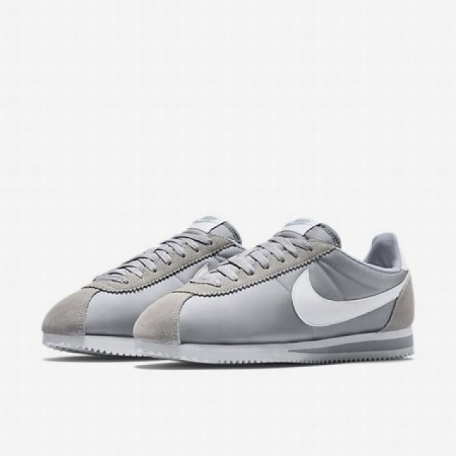 SEPATU SNEAKERS NIKE Classic Cortez Nylon