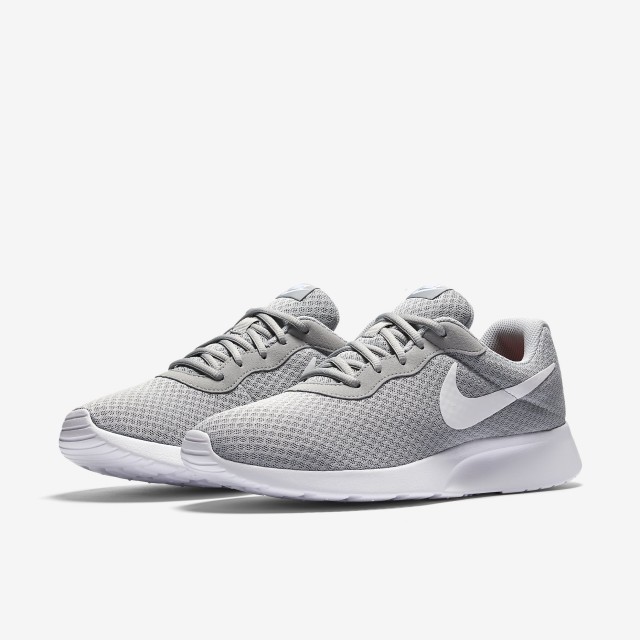 SEPATU SNEAKERS NIKE Tanjun