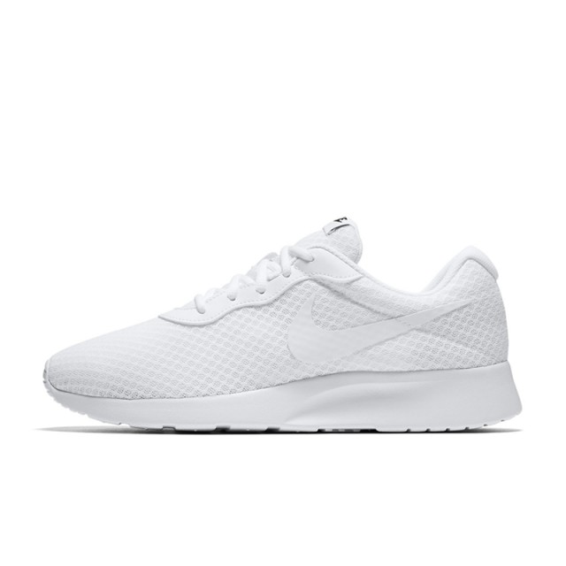 SEPATU LARI NIKE Tanjun