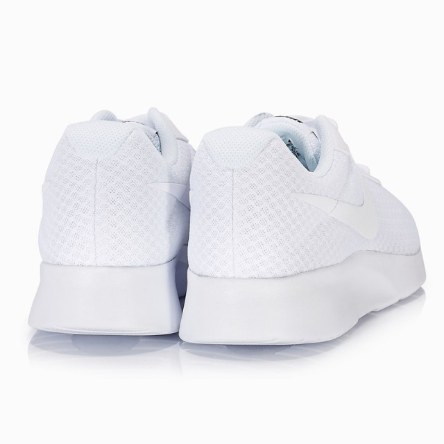 SEPATU LARI NIKE Tanjun