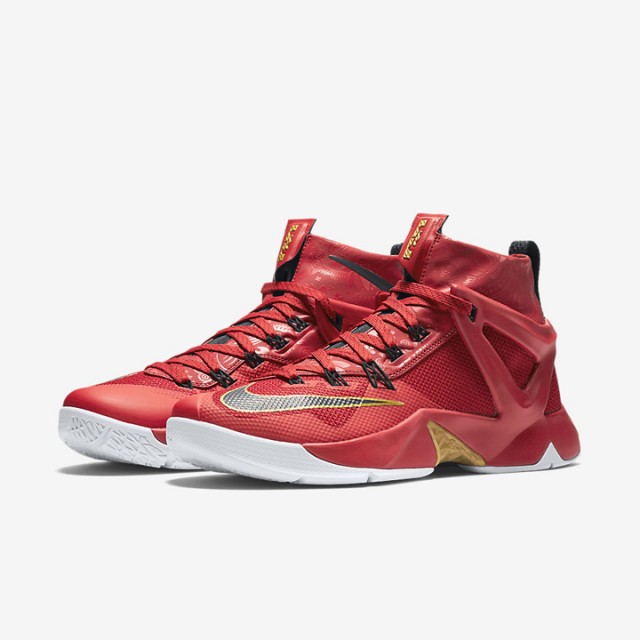SEPATU BASKET NIKE Lebron Ambassador 8