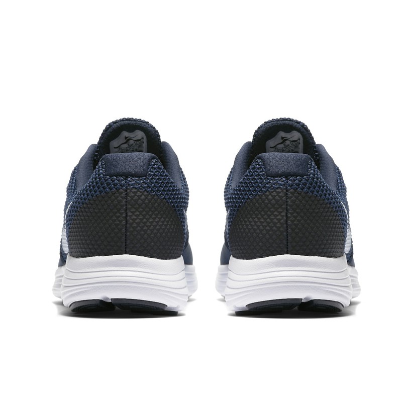 SEPATU LARI NIKE Revolution 3