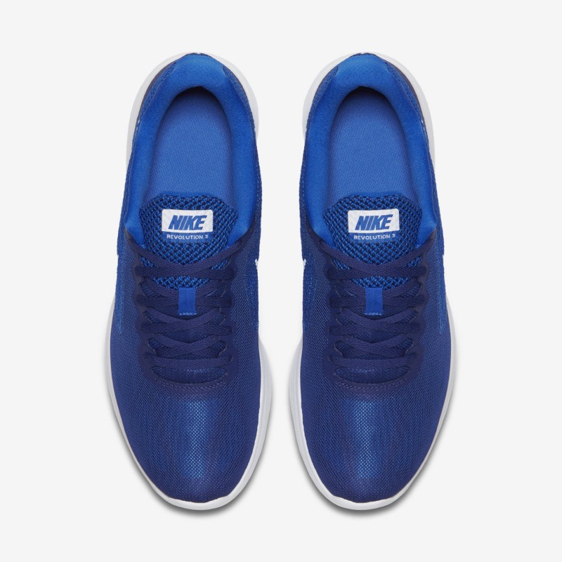 SEPATU LARI NIKE Revolution 3