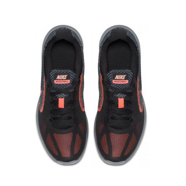 SEPATU LARI NIKE WMNS Revolution 3