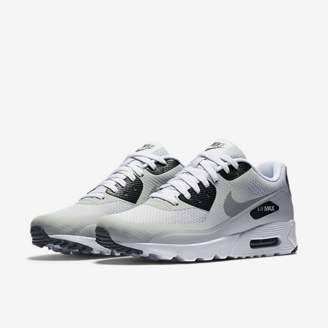 SEPATU SNEAKERS NIKE Air Max 90 Ultra Essential