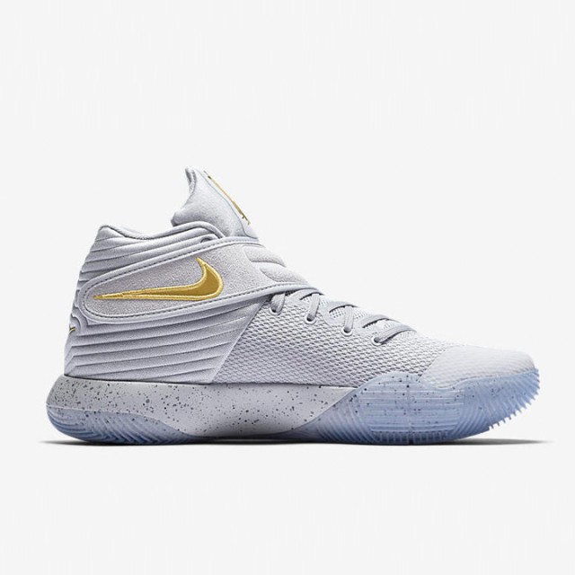 SEPATU BASKET NIKE Kyrie 2
