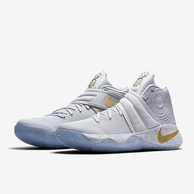 SEPATU BASKET NIKE Kyrie 2
