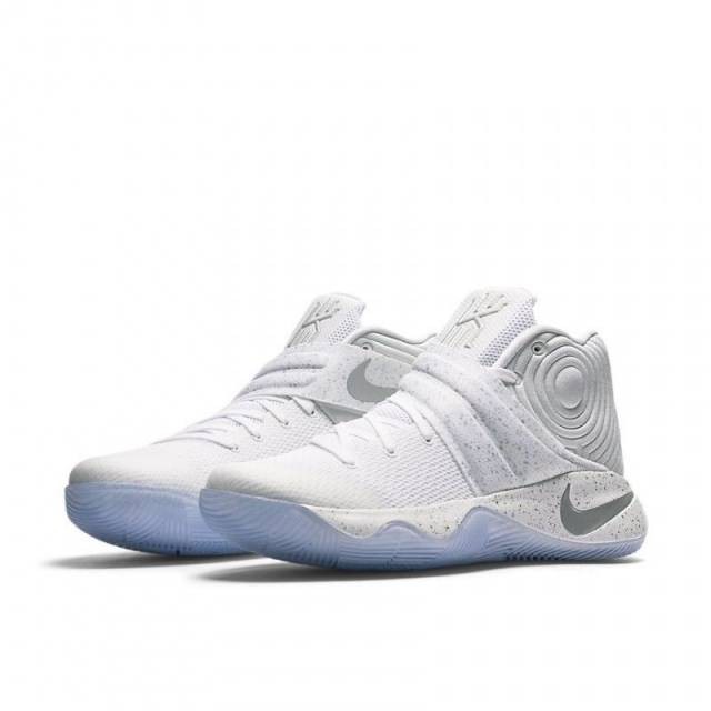 SEPATU BASKET NIKE Kyrie 2