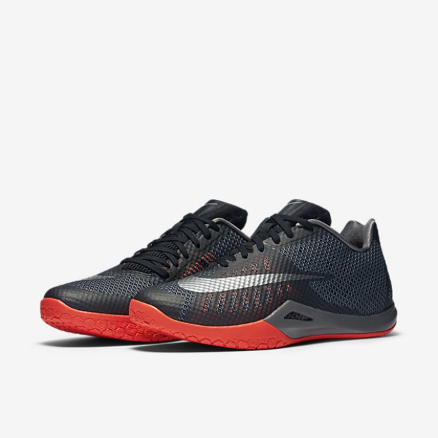 SEPATU BASKET NIKE Hyperlive