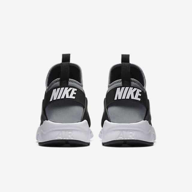 SEPATU SNEAKERS NIKE Air Huarache Run Ultra