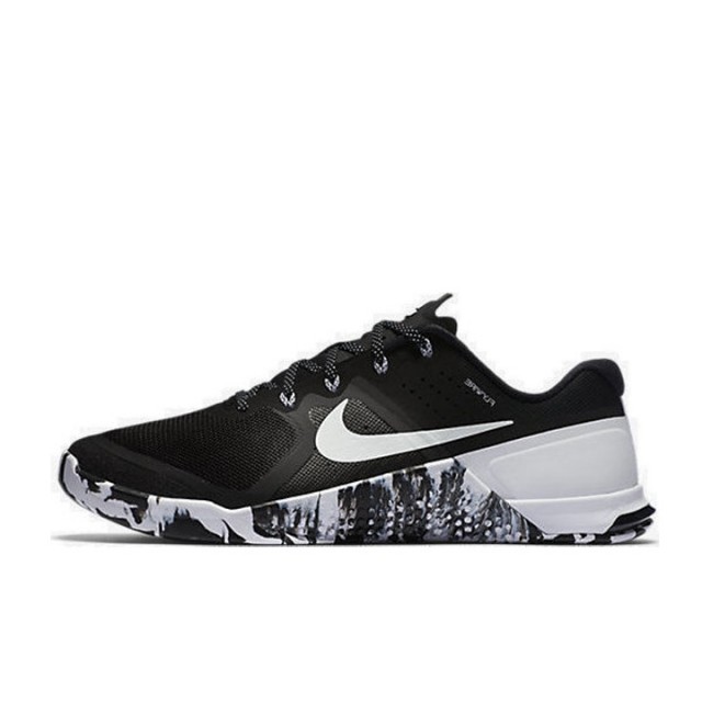 SEPATU LARI NIKE Metcon 2