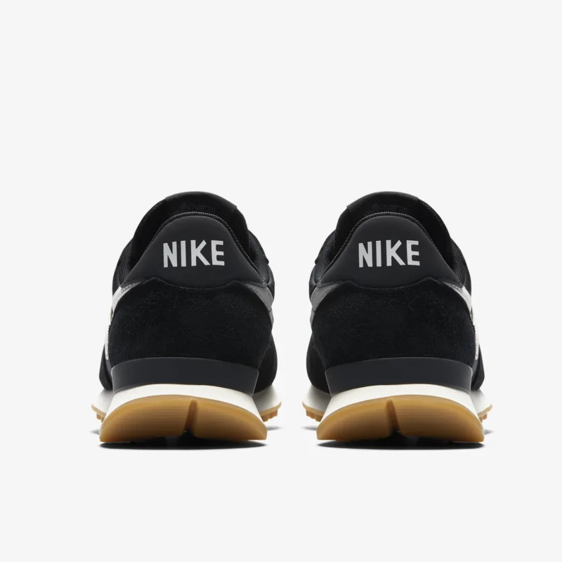 SEPATU SNEAKERS NIKE Wmns Internationalist
