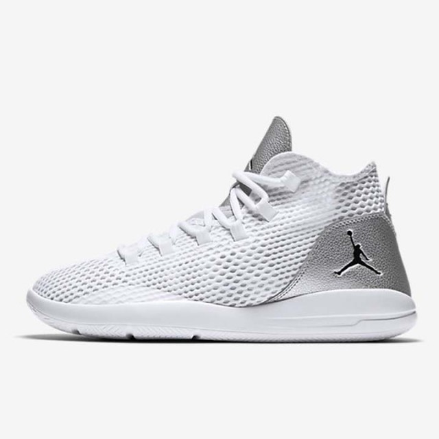 SEPATU SNEAKERS AIR JORDAN Reveal