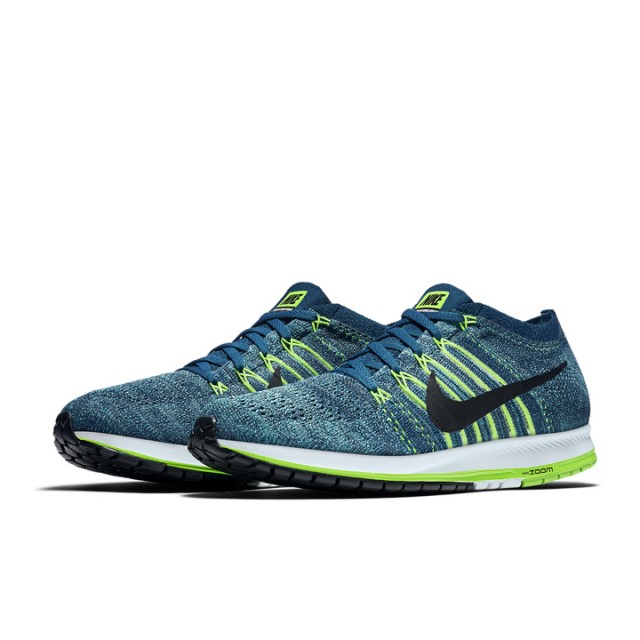 SEPATU LARI NIKE Zoom Flyknit Streak