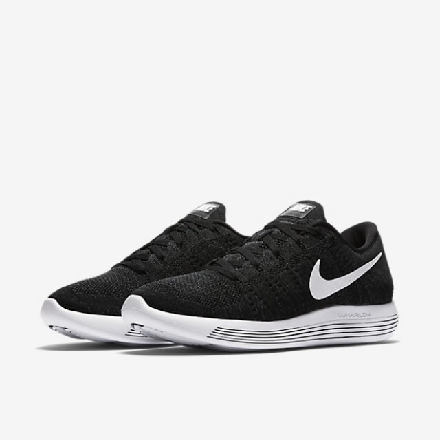 SEPATU LARI NIKE LunarEpic Low Flyknit