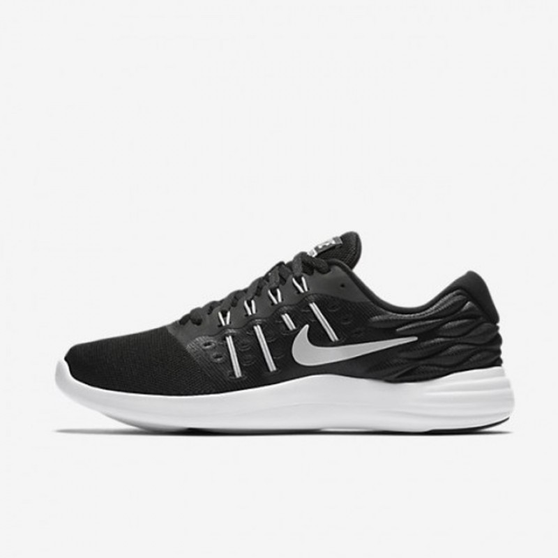 SEPATU LARI NIKE Wmns Lunarstelos