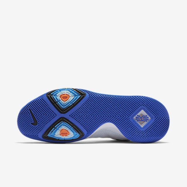 SEPATU BASKET NIKE Kyrie 3