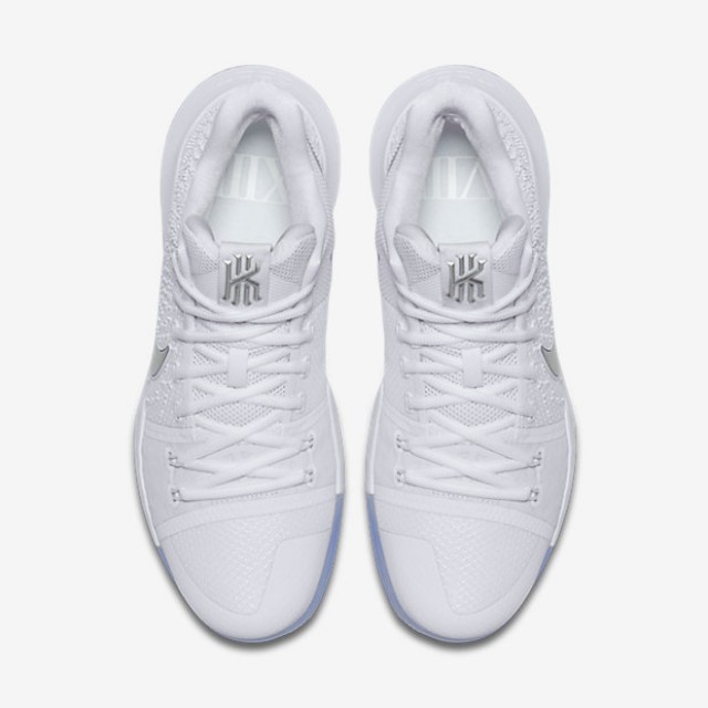SEPATU BASKET NIKE Kyrie 3