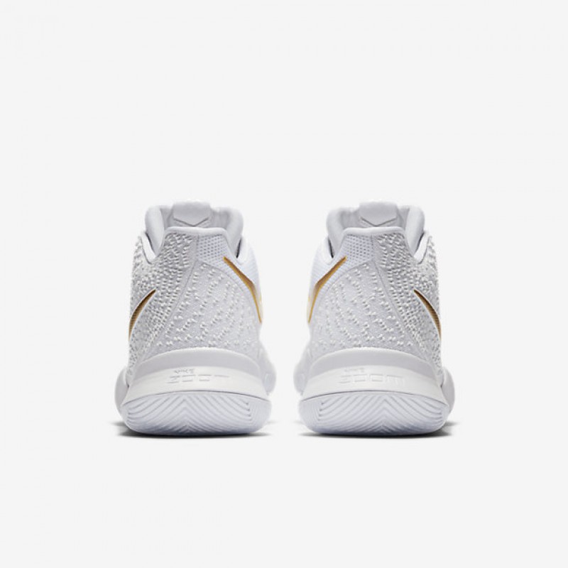 SEPATU BASKET NIKE Kyrie 3