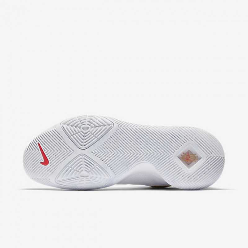 SEPATU BASKET NIKE Kyrie 3