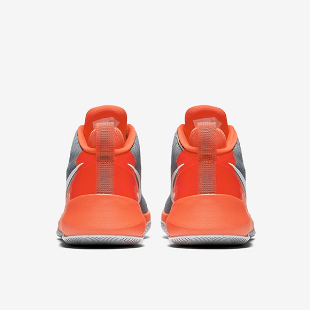 Jual SEPATU BASKET Pria NIKE Air Versatile Max Orange Original