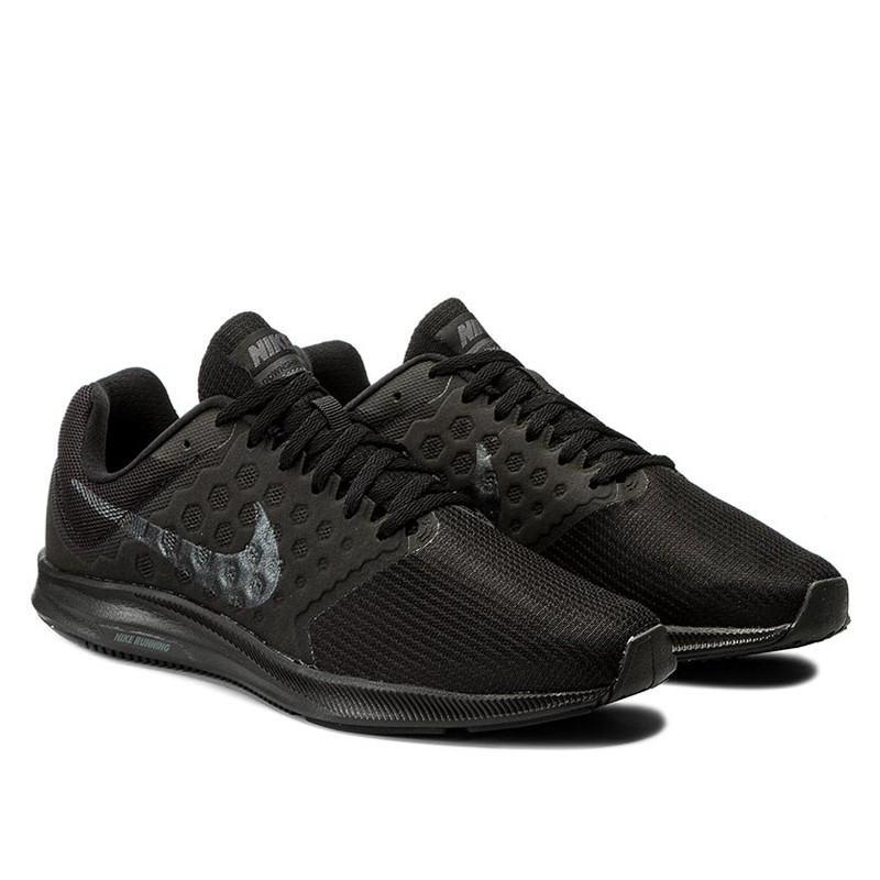 SEPATU LARI NIKE Downshifter 7