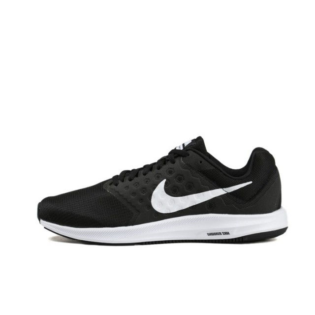 SEPATU LARI NIKE Downshifter 7
