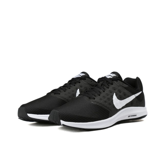 SEPATU LARI NIKE Downshifter 7
